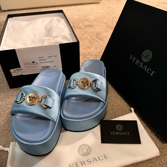 Versace Medusa Platform slides size 37/7 - Picture 1 of 9